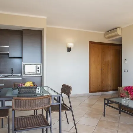 Hotel Caledonia Golf And By Bossh
